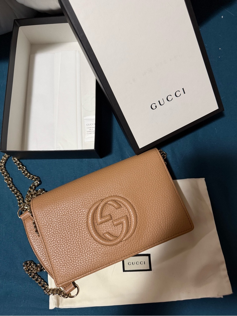 Gucci Soho Wallet on Chain beige and gold